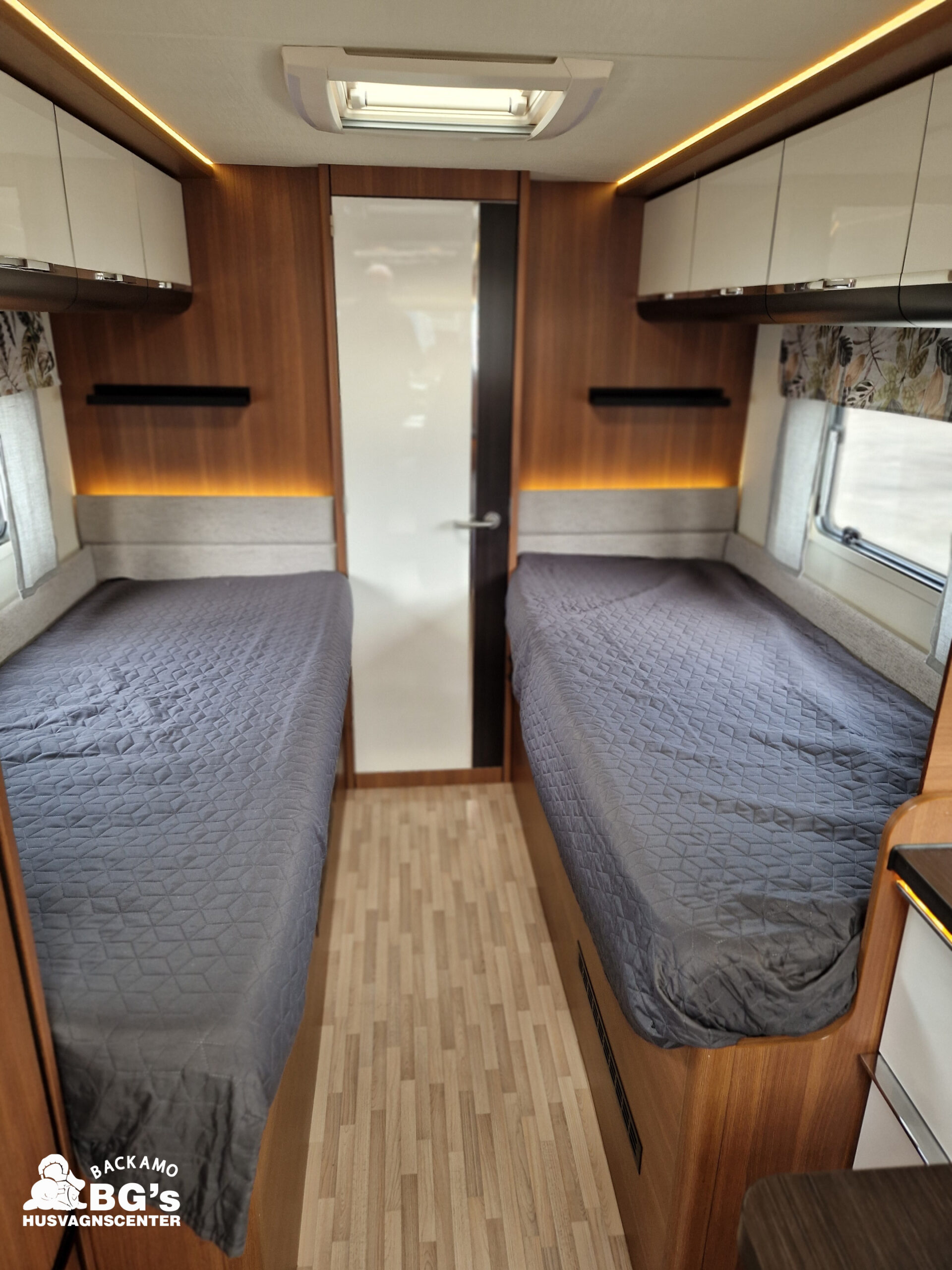 LMC Explorer Premium I 710 / ALDE vattenburen värme - Bild 7