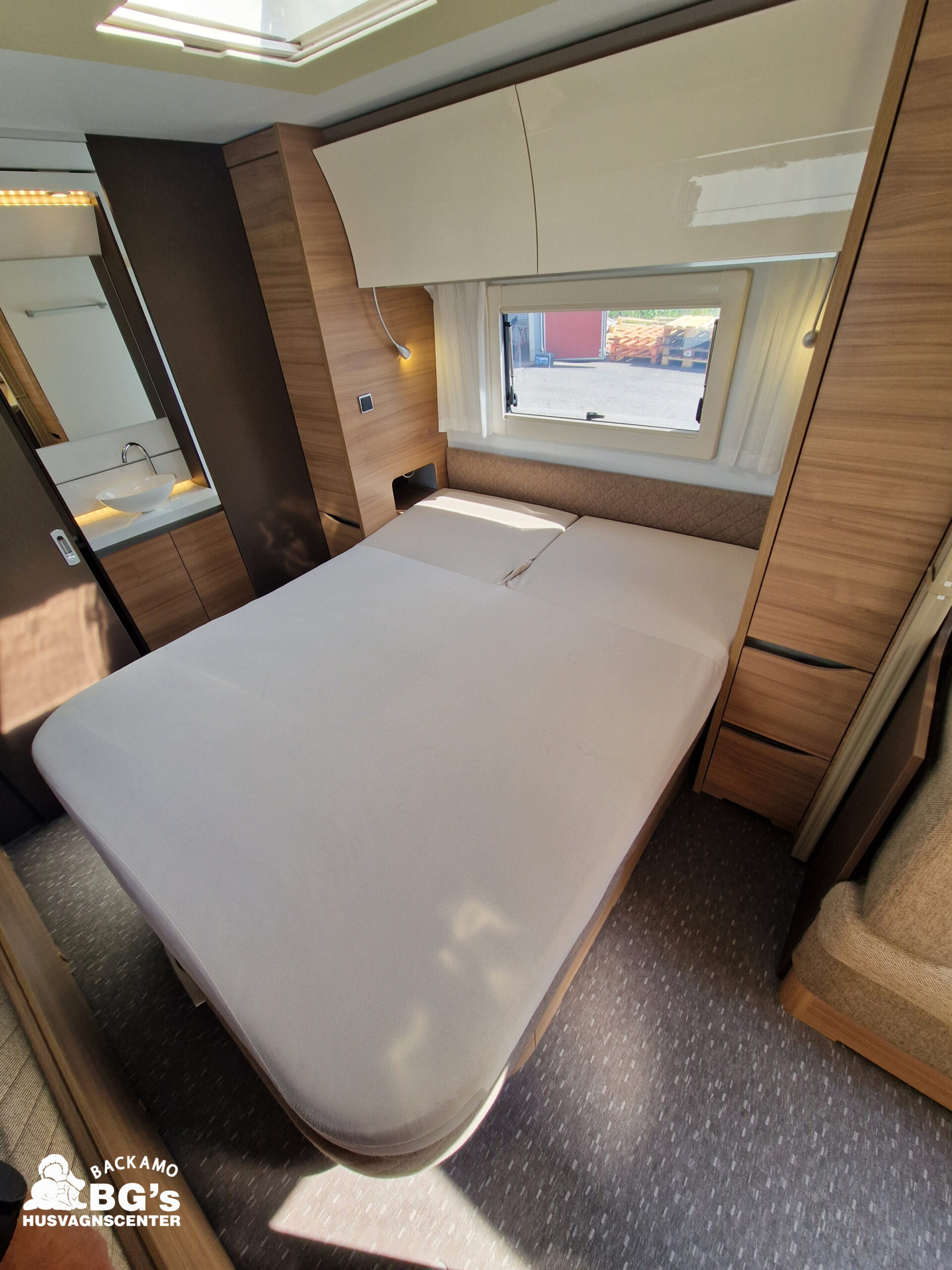 Adria ALPINA 663 HT / Frontkök / Mover - Bild 4