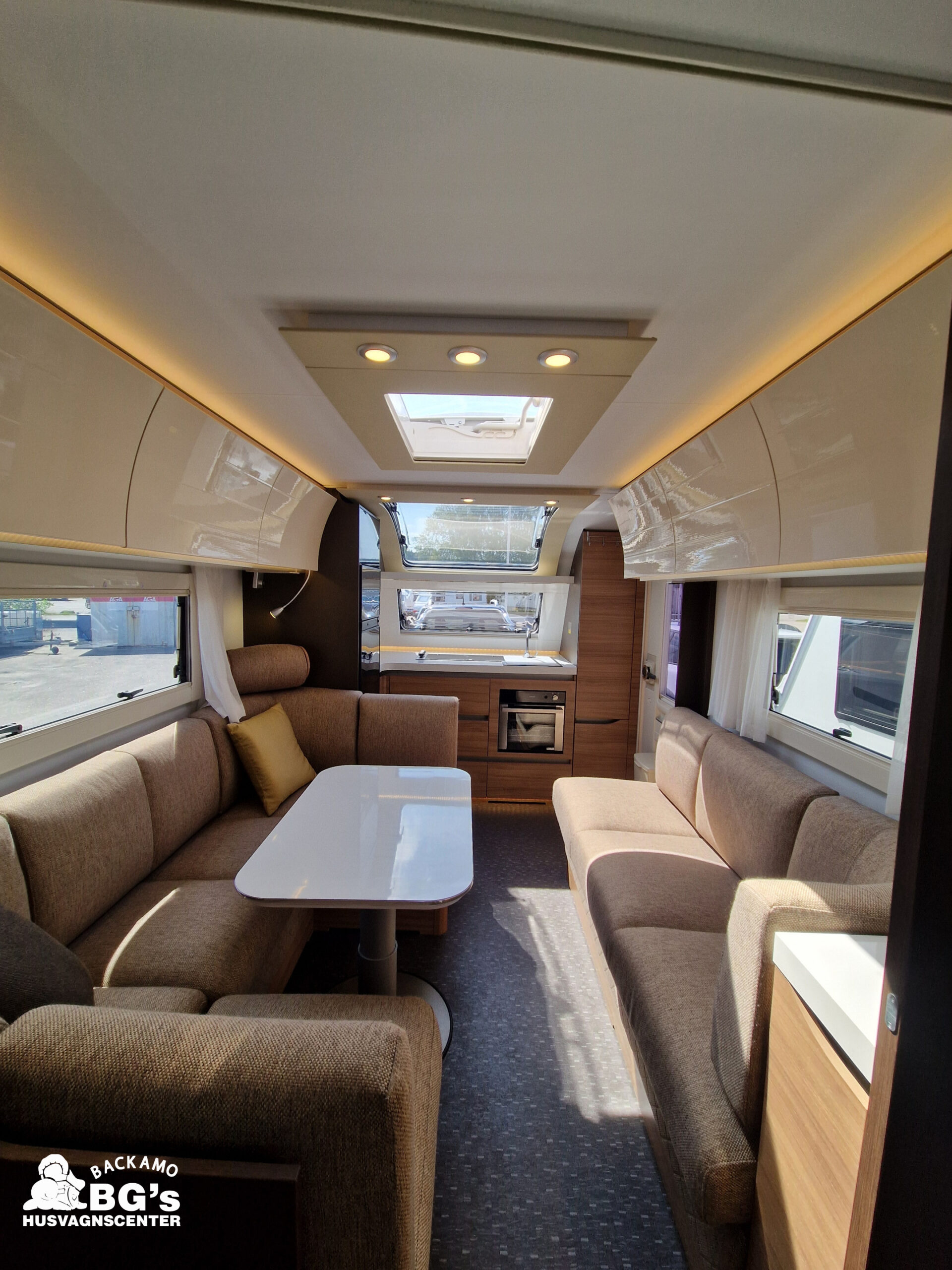 Adria ALPINA 663 HT / Frontkök / Mover - Bild 5